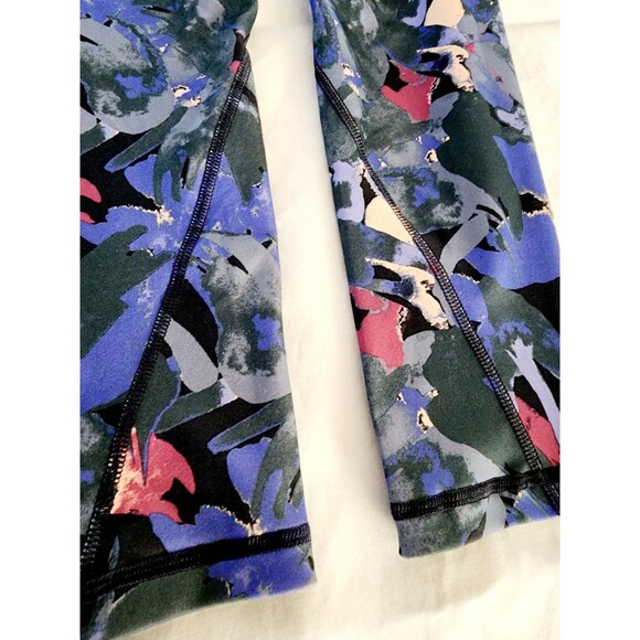Patagonia - Women's Centered Crop Leggings Abstract Jungle - Size XS - Picture 7 of 10